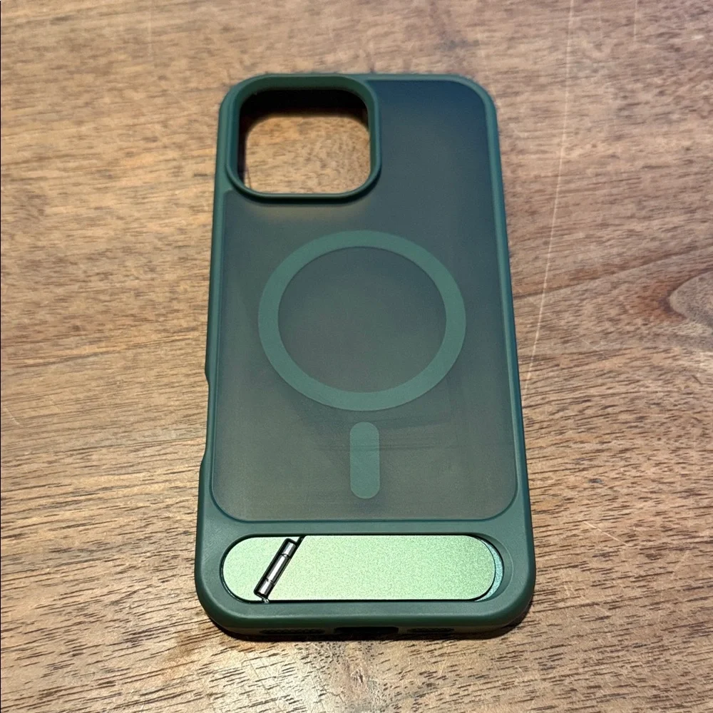 iPHONE 16 Pro Max Case w/Kickstand